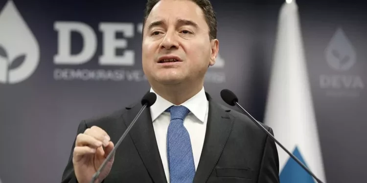 باباجان: التحالف صعب مع حزب الشعب الجمهوري في الانتخابات البلدية