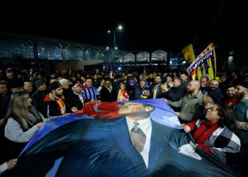 ترحيب حماسي في تركيا بعودة فنربخشة وغلطة سراي