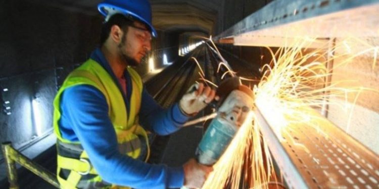 انخفاض عدد الموظفين بأجر في تركيا خلال نوفمبر