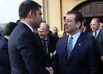 استطلاع: عمدة إسطنبول يتفوق على منافسه من الحزب الحاكم