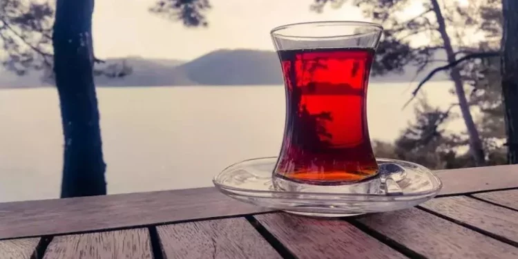 شرب الشاي الساخن يعرضك للإصابة بالسرطان