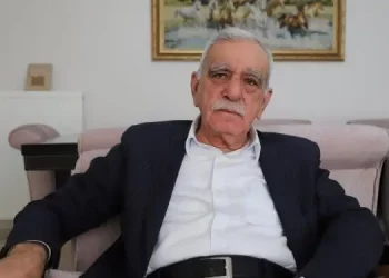 السياسي الكردي أحمد تورك ينسحب من الانتخابات البلدية