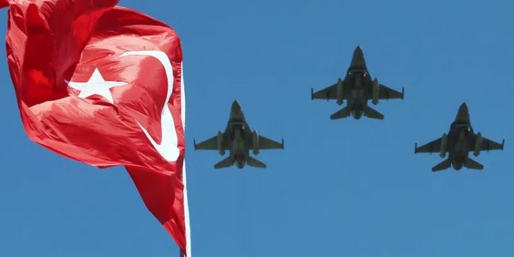 الجيش التركي يدمّر 15 موقعًا للأكراد في شمال العراق