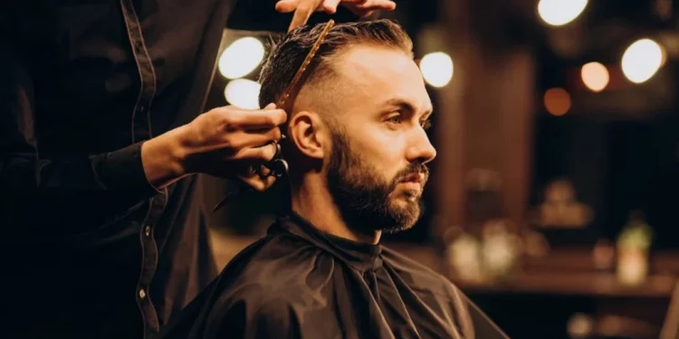 حلاقة الشعر واللحية في تركيا بين 500 و1400 ليرة