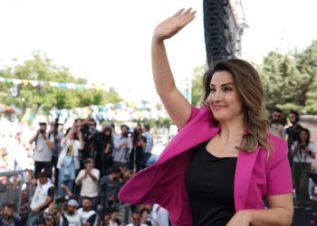 الناخبون الأكراد يطلبون من باشاك دميرطاش الترشح في إسطنبول