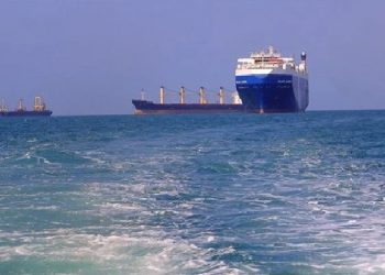 توترات البحر الأحمر تهدد بحدوث أزمة وقود