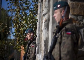 وزير الدفاع البولندي يدعو “الناتو” للاستعداد للحرب مع روسيا