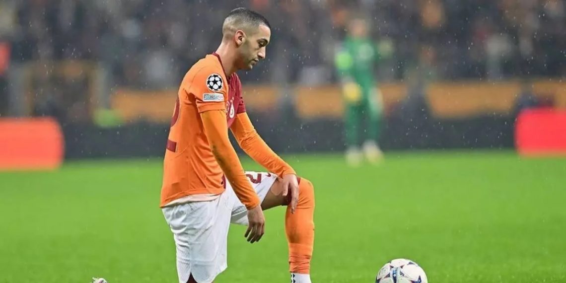 المغربي حكيم زياش يقرر الرحيل عن غلطة سراي