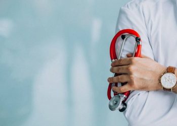 برلماني: 1000 طبيب تركي يغادرون البلاد بعام واحد!