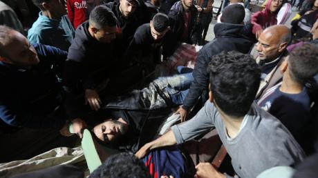 غارة إسرائيلية تسقط 300 فلسطينيًا في غزة ينتظرون المساعدات!