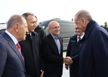 هل يغادر وزير المالية التركي من منصبه؟