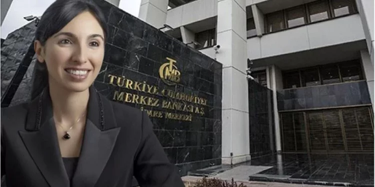 هل تحصل رئيسة المركزي التركي على راتب عامين بعد فصلها؟
