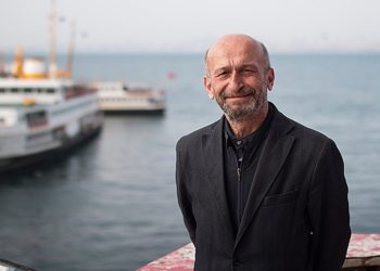 حُكم على صحفي بالسجن 5 سنوات بقضية شاحنات المخابرات التركية