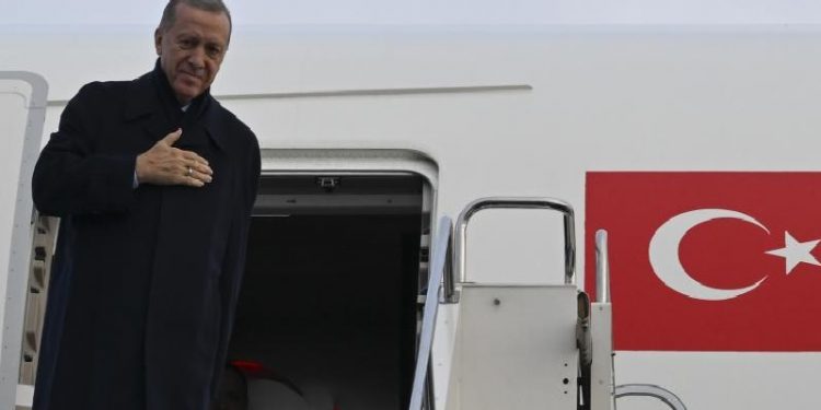 أردوغان يغادر الإمارات متجهًا إلى مصر