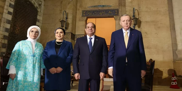 أردوغان يزور مسجد الإمام الشافعي في القاهرة