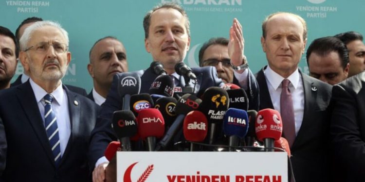 أربكان يعلن فشل التحالف مع حزب أردوغان