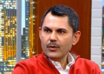 مرشح إسطنبول يعترف بقيادته السيارة بدون رخصة!