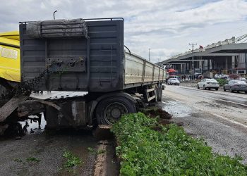 مقتل 5 جراء اصطدام سيارة بشاحنة في هاتاي