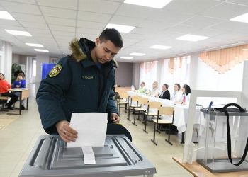 الروس يدلون بأصواتهم في اليوم الثاني من الانتخابات الرئاسية