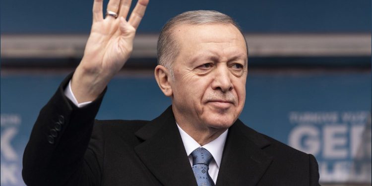 العدالة والتنمية يمهد الطريق لبقاء أردوغان بالسلطة مدى الحياة