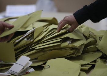 استطلاع رأي يكشف مفاجأة في معقل حزب العدالة والتنمية