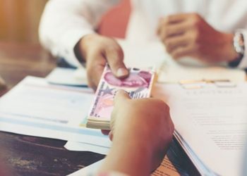 تقرير: نصف سكان تركيا مدين للقطاع المصرفي