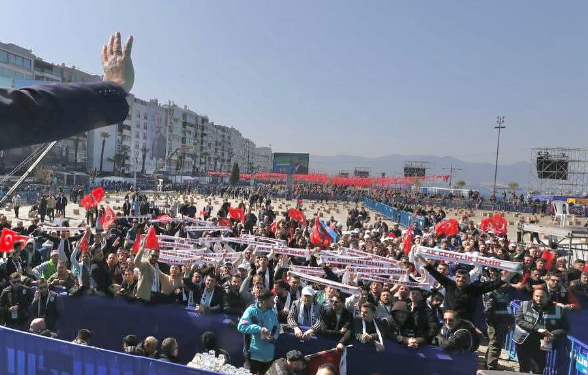 تأجيل خطاب أردوغان في إزمير بسبب انخفاض الحضور