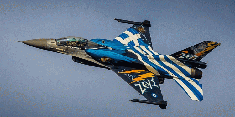 تحطم مقاتلة F-16 يونانية في بحر إيجه