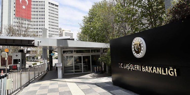 تركيا تعلن إجلاء مواطنيها من حقل نفطي في العراق