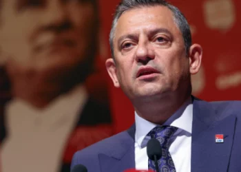 زعيم حزب الشعب الجمهوري يعلن تنظيم مسيرة كبرى