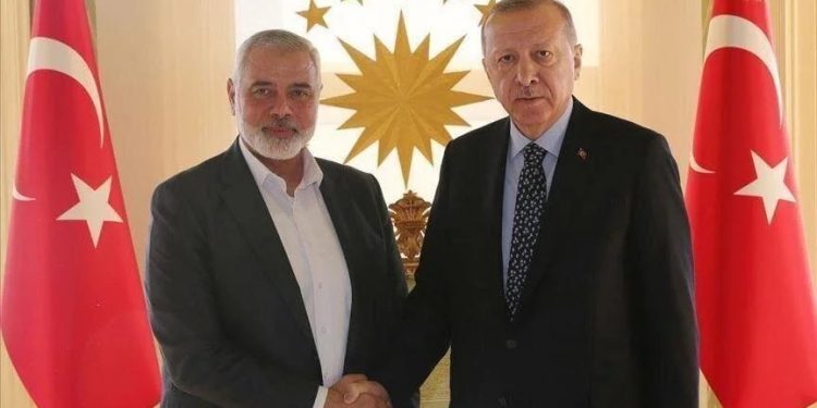 أردوغان يعزي إسماعيل هنية باستشهاد أولاده وأحفاده في غزة