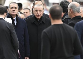 صحفية: حزب أردوغان يناقش تخفيض شرط 50+1 في الانتخابات الرئاسية