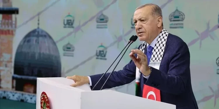 أردوغان قطعنا التجارة مع إسرائيل