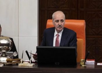 رئيس البرلمان التركي: الدستور الجديد دين في عنق تركيا