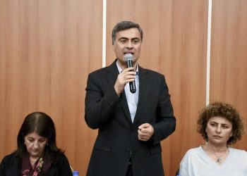 أسوشيتد برس: عودة بلدية فان للحزب الكردي “حافز جديد للمعارضة التركية”