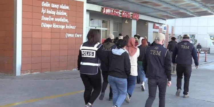 اعتقال المئات في تركيا بتهمة الانتماء لحركة الخدمة