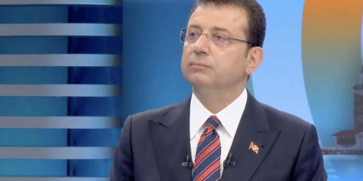 إمام أوغلو: أردوغان يمتلك 8 طائرات ويتهمني بالإسراف!