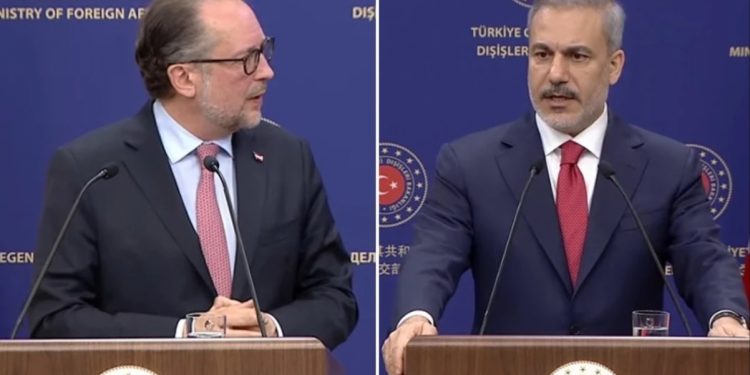 وزير الخارجية التركي يوبخ نظيره النمساوي بسبب حماس