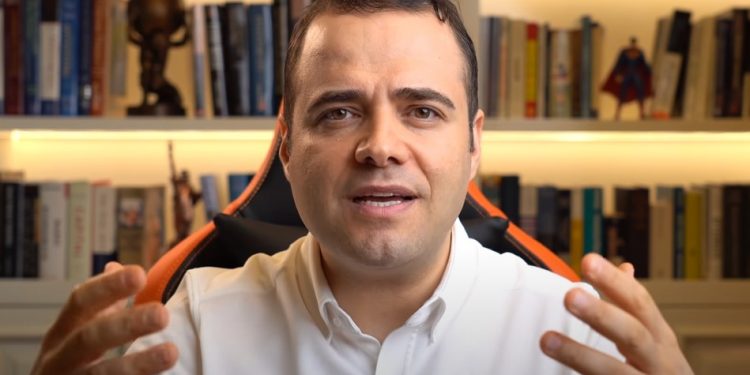 خبير اقتصادي تركي يحذر من حدوث الأسوأ نهاية العام