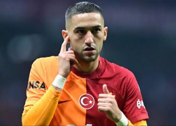 المغربي حكيم زياش ينتقل إلى غلطة سراي التركي