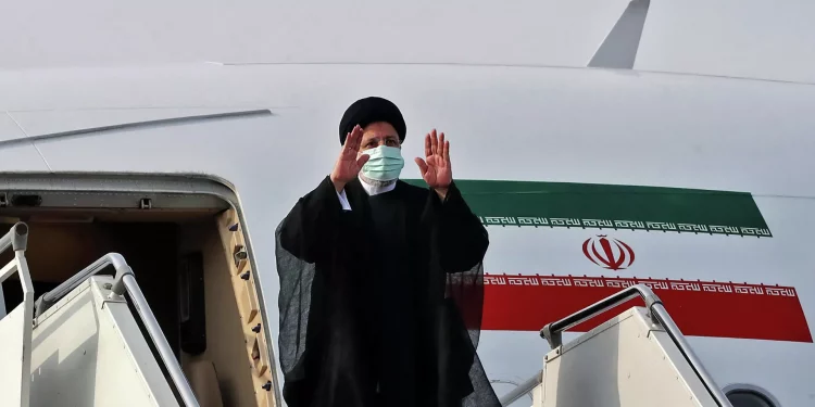 طائرة الرئيس الإيراني تواجه صعوبة في الهبوط