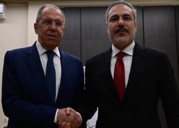 وزير الخارجية التركي يلتقي نظيره الروسي