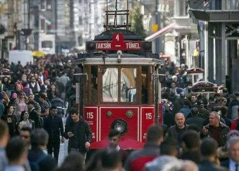 كم يبلغ عدد الأجانب في إسطنبول؟