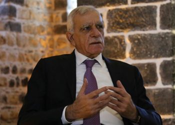 سياسي كردي: الحكومة تواصل سياسة الوصاية للبقاء بالسلطة