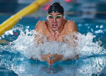 السباح التركي حسين إيمري يصبح بطلا لأوروبا