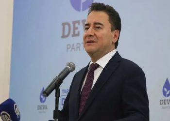 علي باباجان يزور روسيا