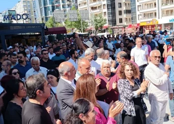 اعتقال 5 في وان لاعتراضهم على عزل عمدة هكاري