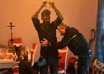 تركيا.. توقيف 63 مهرب لاجئين