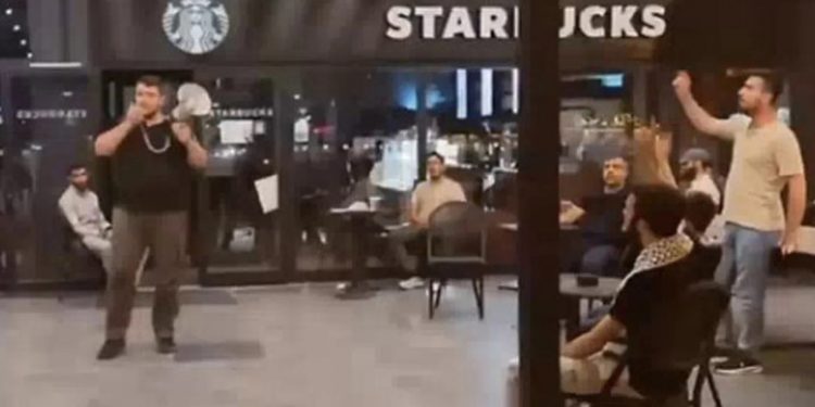 هجوم على مقهى ستاربكس في إسطنبول