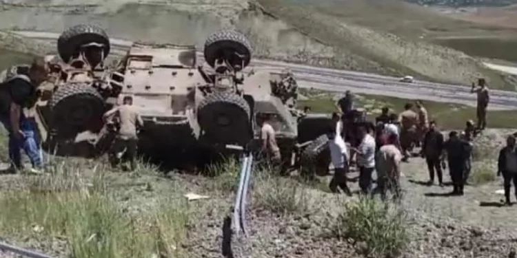 إصابة 4 جنود إثر انقلاب عربة عسكرية في ولاية “فان”